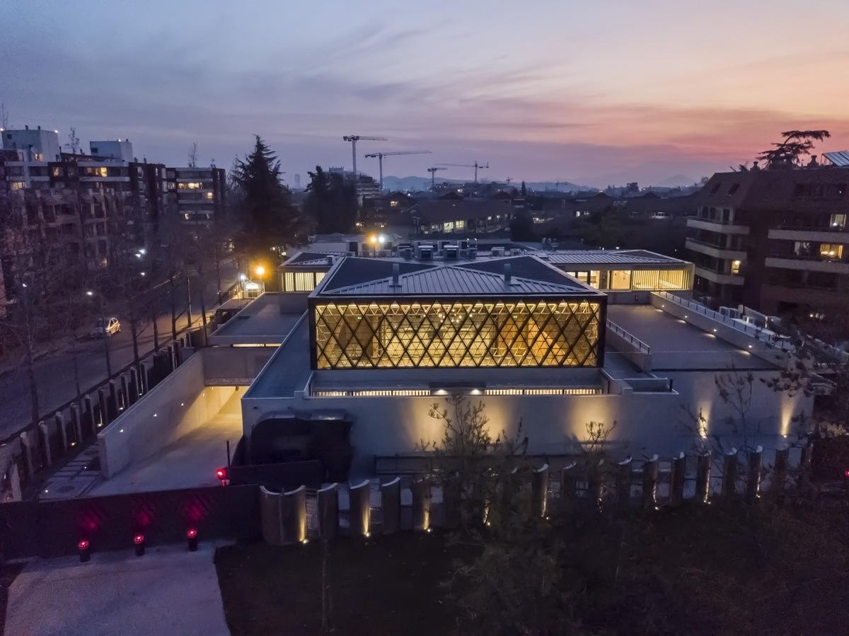 NBI社区里犹太教堂和社区中心集合体 / Nicolas Loi