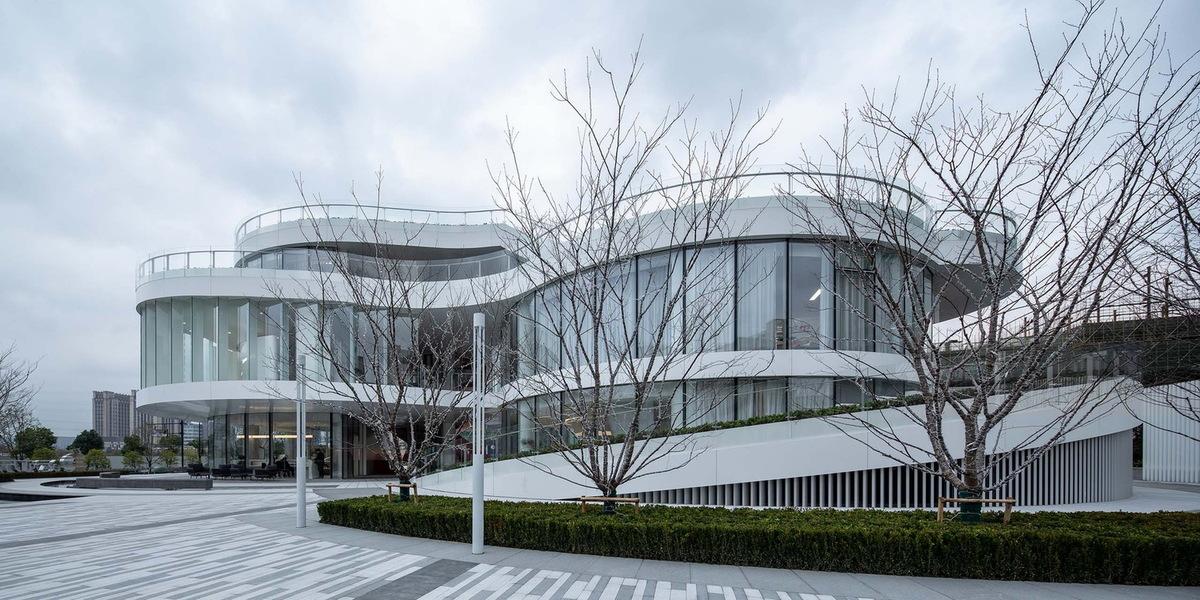调整大小 19_03建筑东侧全貌_章勇摄影.jpg