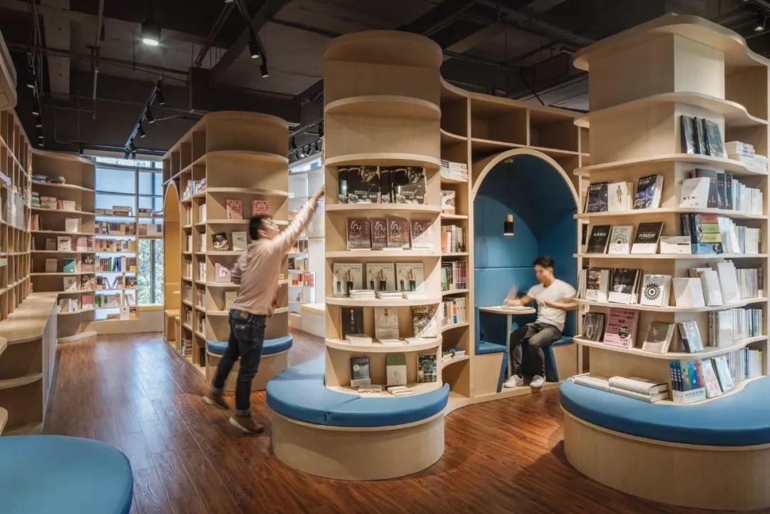 上海交大的00后书店，用有趣抵抗这个无聊的时代