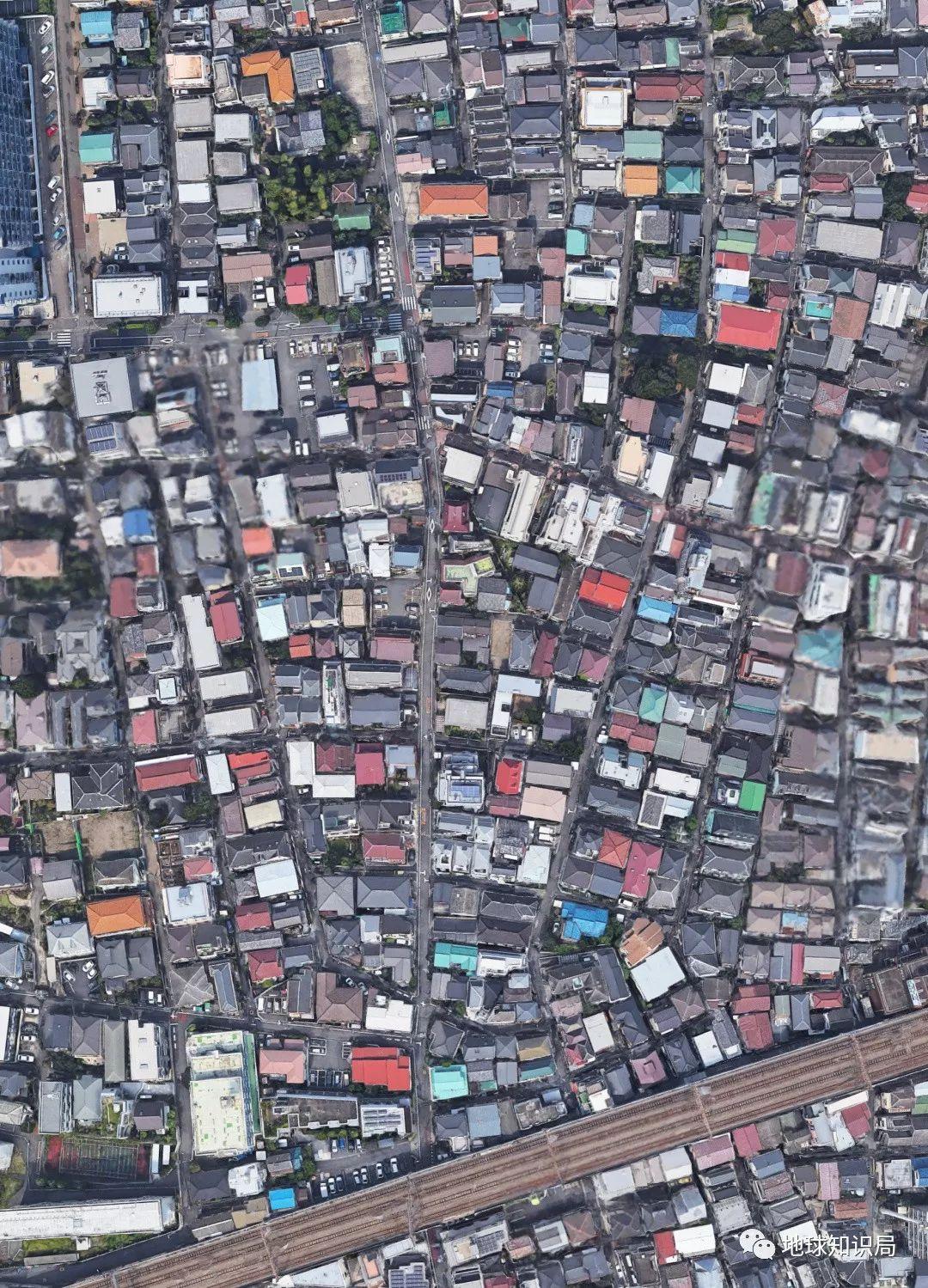 日本人多地少为什么还能一家一栋房？
