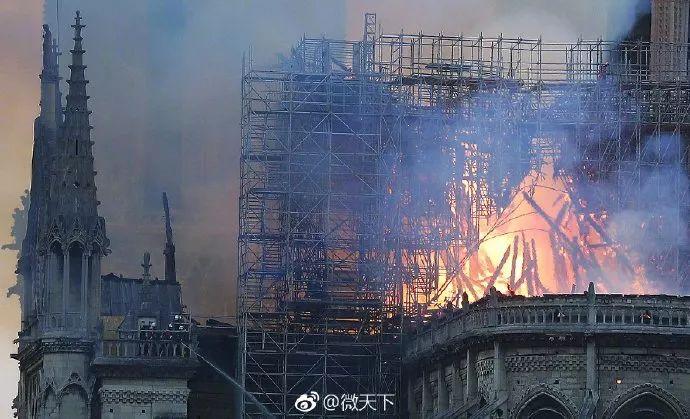 巴黎圣母院大火！850年古迹躲过战争的硝烟，却消失在和平年代