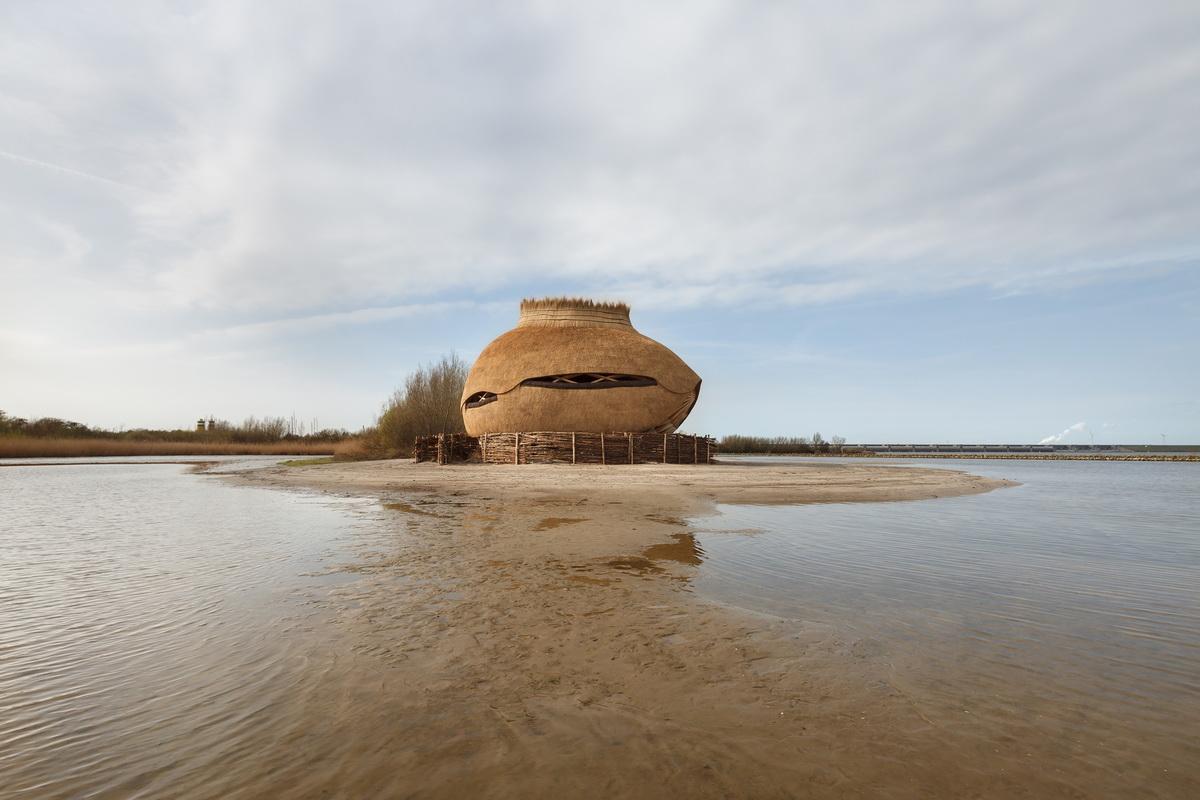 栖息于水畔的水鸟蛋：Tij 观鸟屋 / RO&AD Architecten