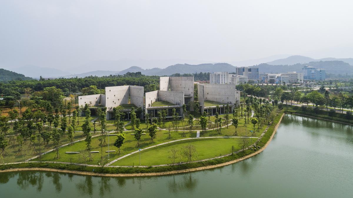 光影错落，开合有度：Viettel 厂外工作室 / 武重义建筑事务所