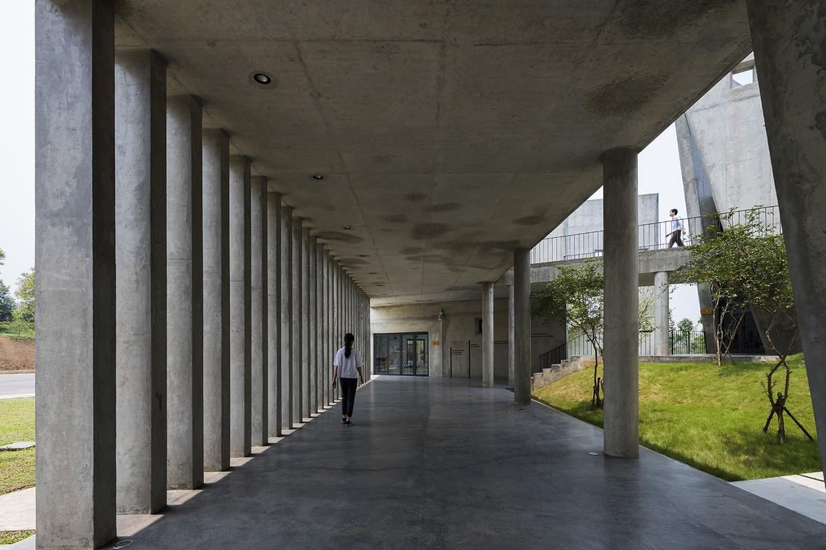 光影错落，开合有度：Viettel 厂外工作室 / 武重义建筑事务所