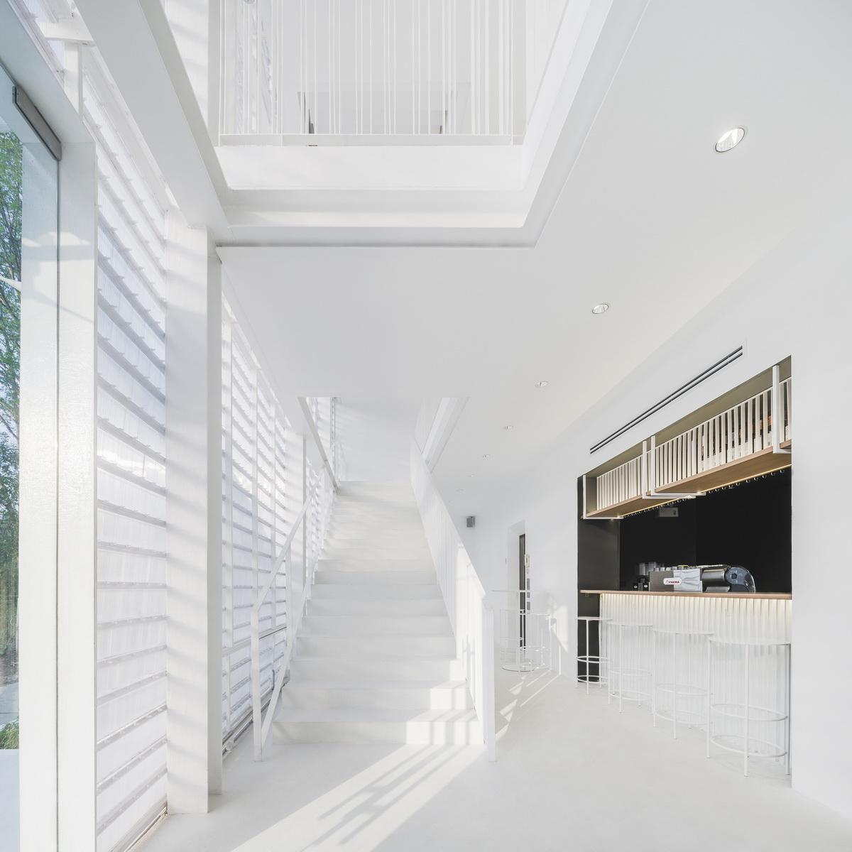 如鱼群跃出海面，日光下闪闪发光的鱼鳞：清迈微型酒店