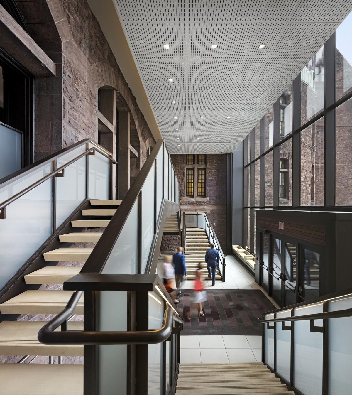 致敬经典——岁月风化的历史痕迹：亨利酒店 / Deborah Berke Partners
