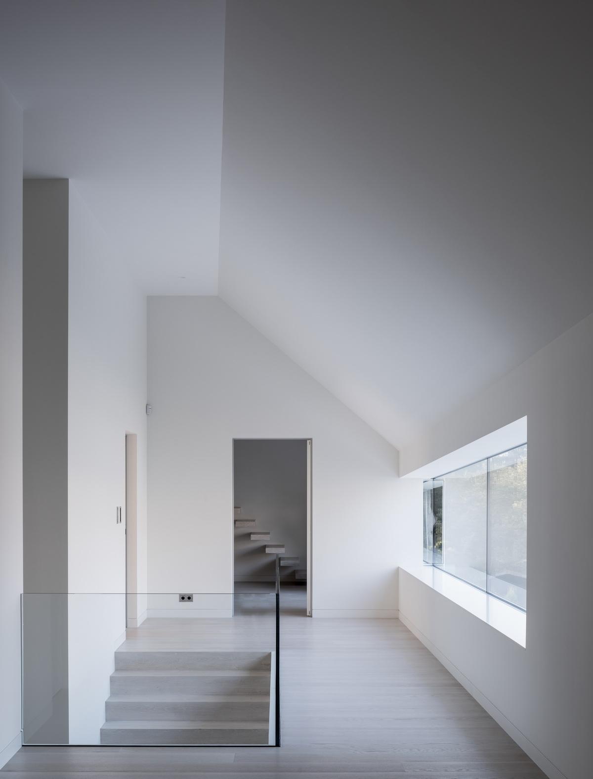 象限仪小屋，跟随太阳轨迹移动