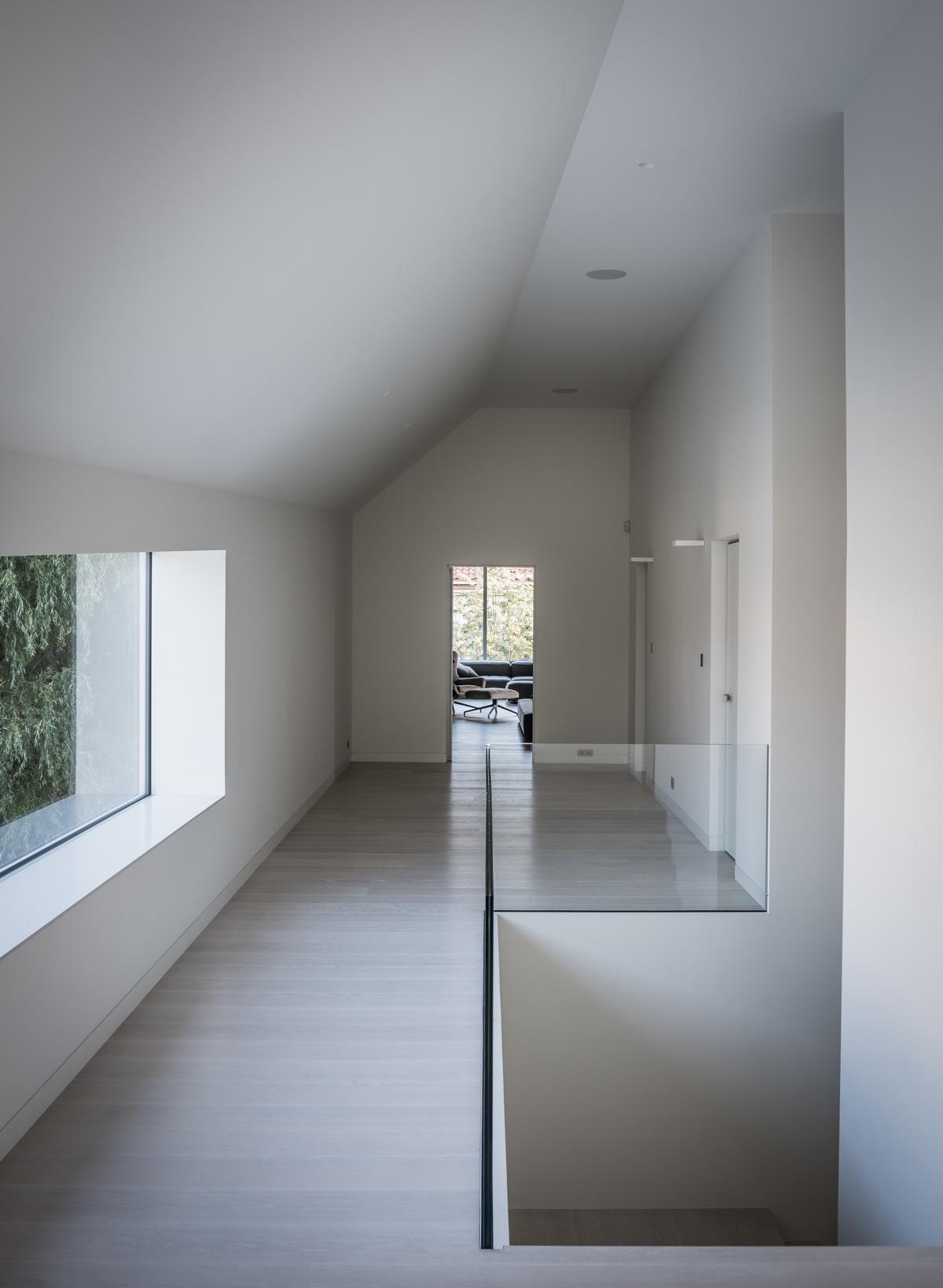 象限仪小屋，跟随太阳轨迹移动