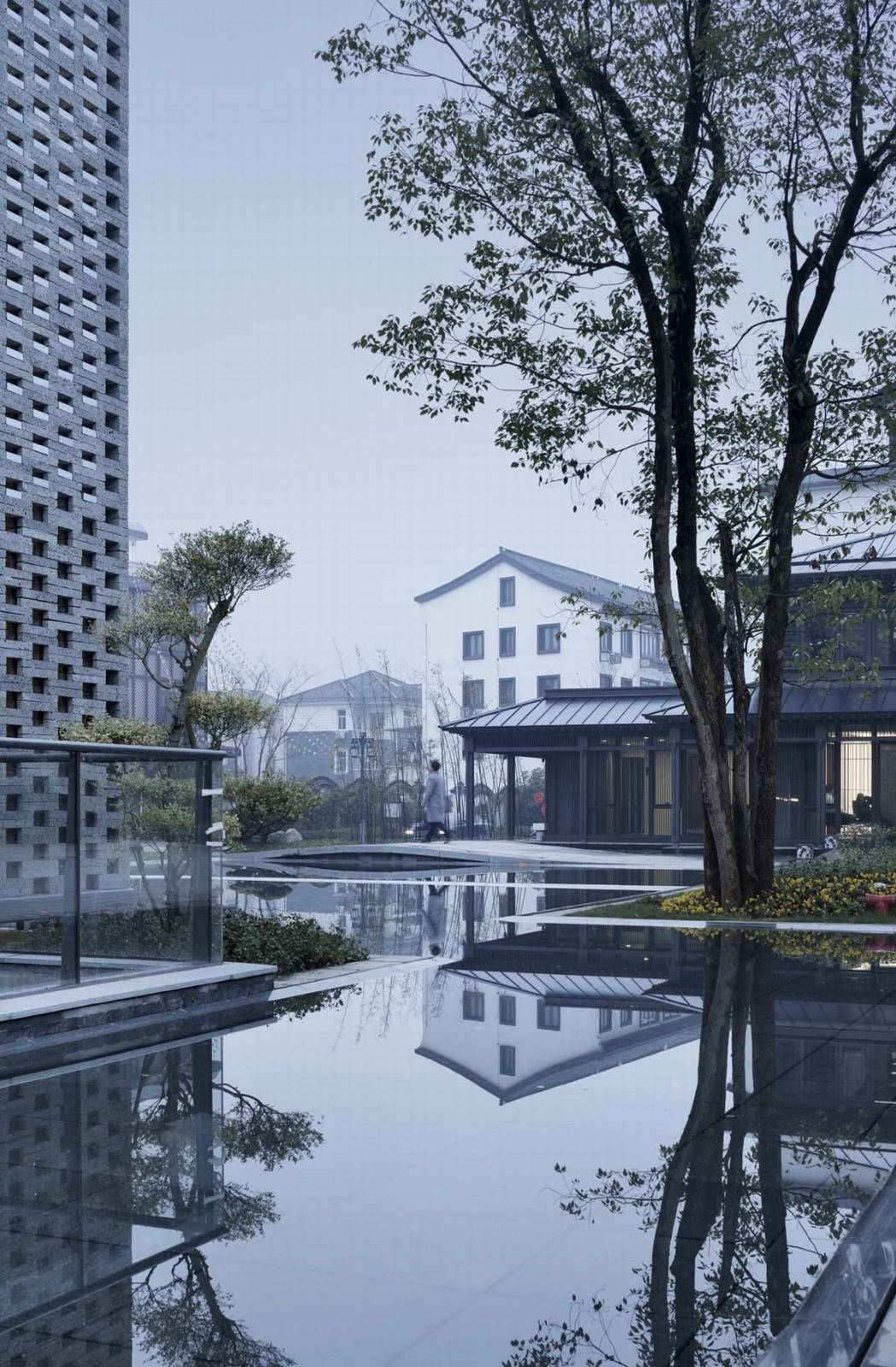 青石古镇，缕缕乡愁：枫桥经验陈列馆 / 浙江大学建筑设计研究院建筑九院