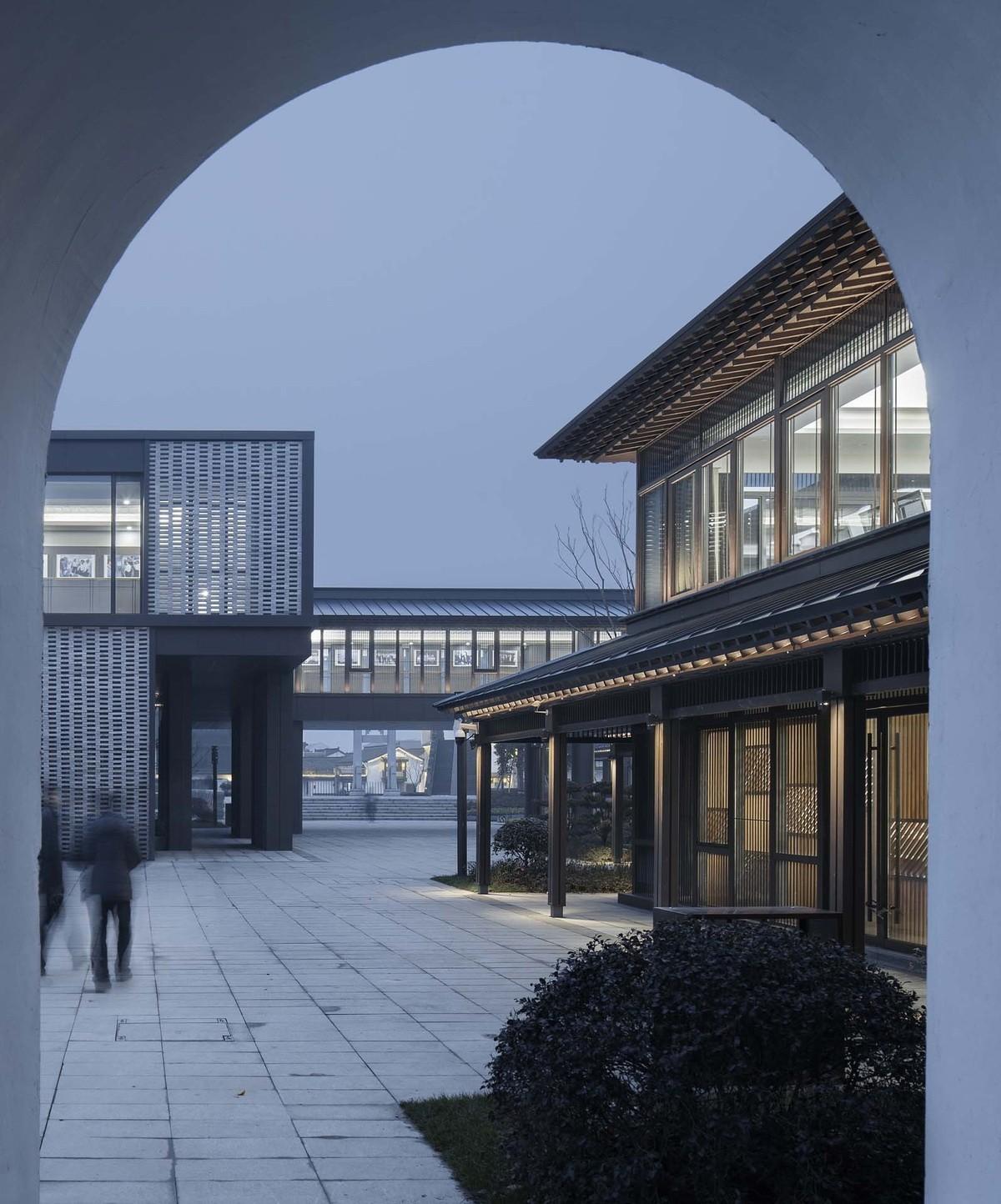 青石古镇，缕缕乡愁：枫桥经验陈列馆 / 浙江大学建筑设计研究院建筑九院