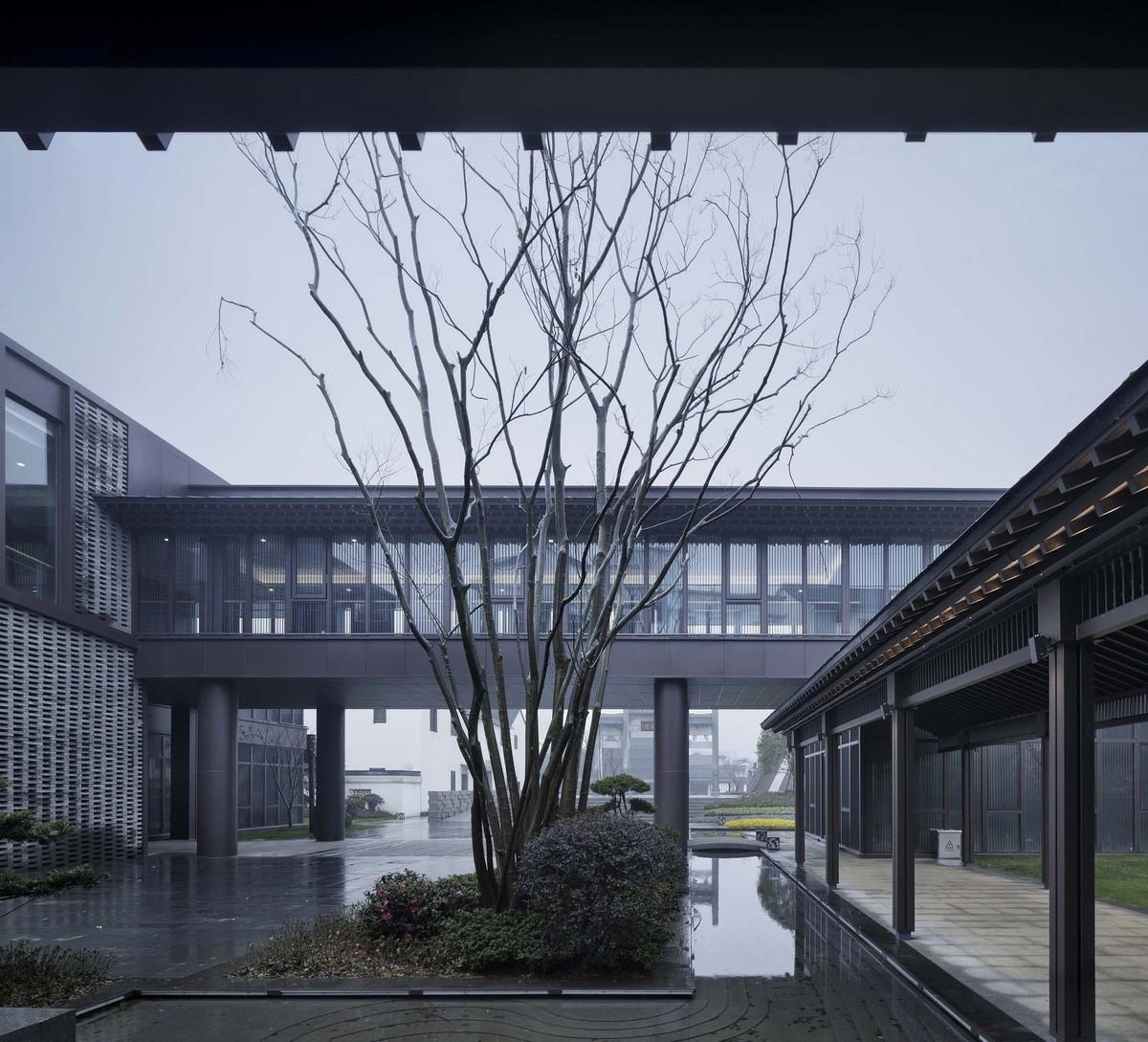 青石古镇，缕缕乡愁：枫桥经验陈列馆 / 浙江大学建筑设计研究院建筑九院