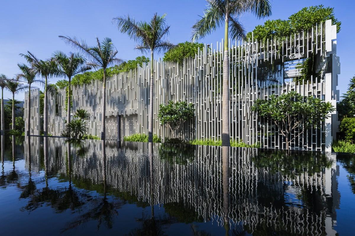 千寻森林瀑布倾泻而下的光影空间：Naman 温泉会所 / MIA Design Studio