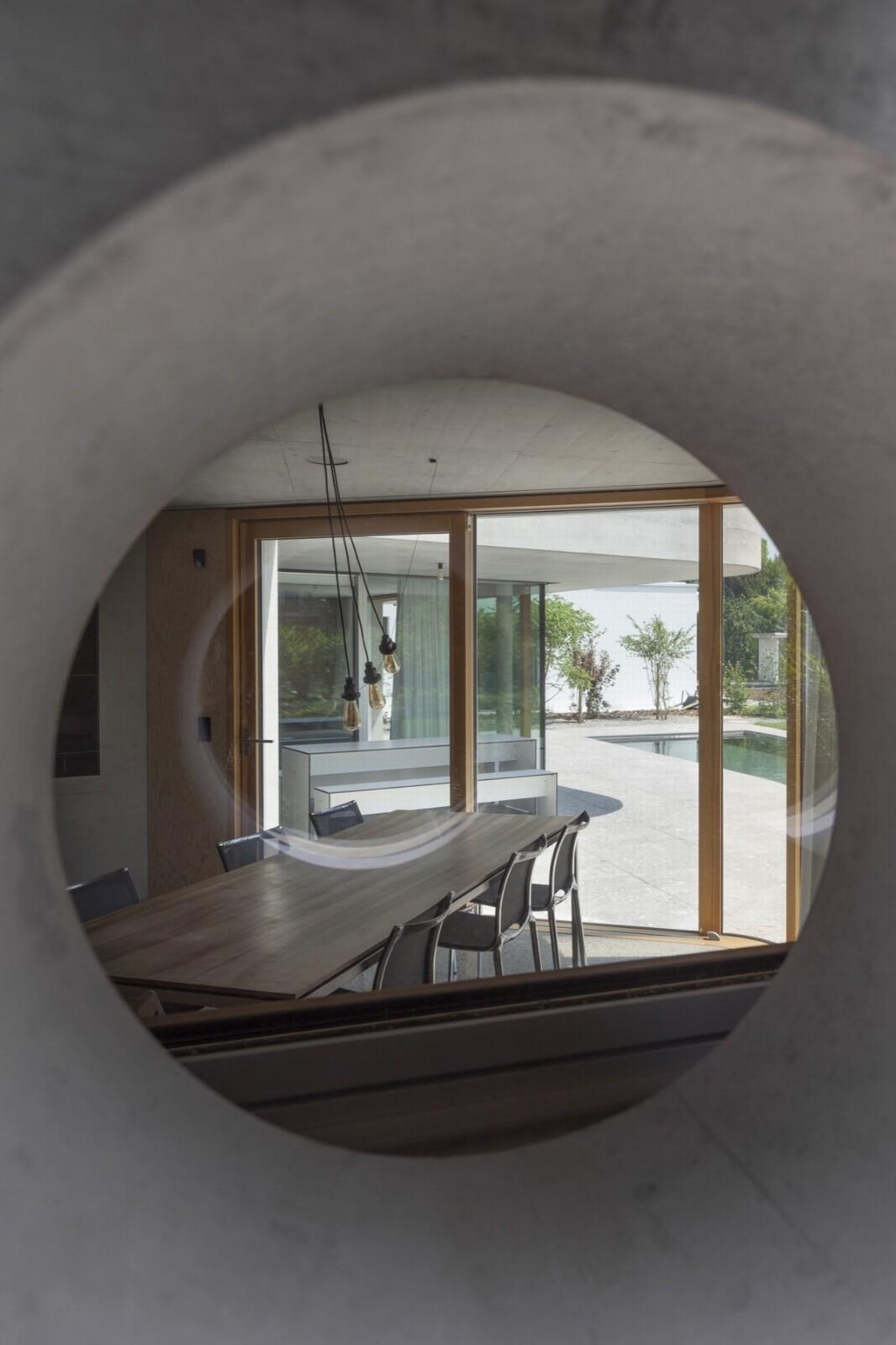 宛如一座柔和朴素的雕塑：Neuhofweg 住宅 / Beck + Oser Architekten