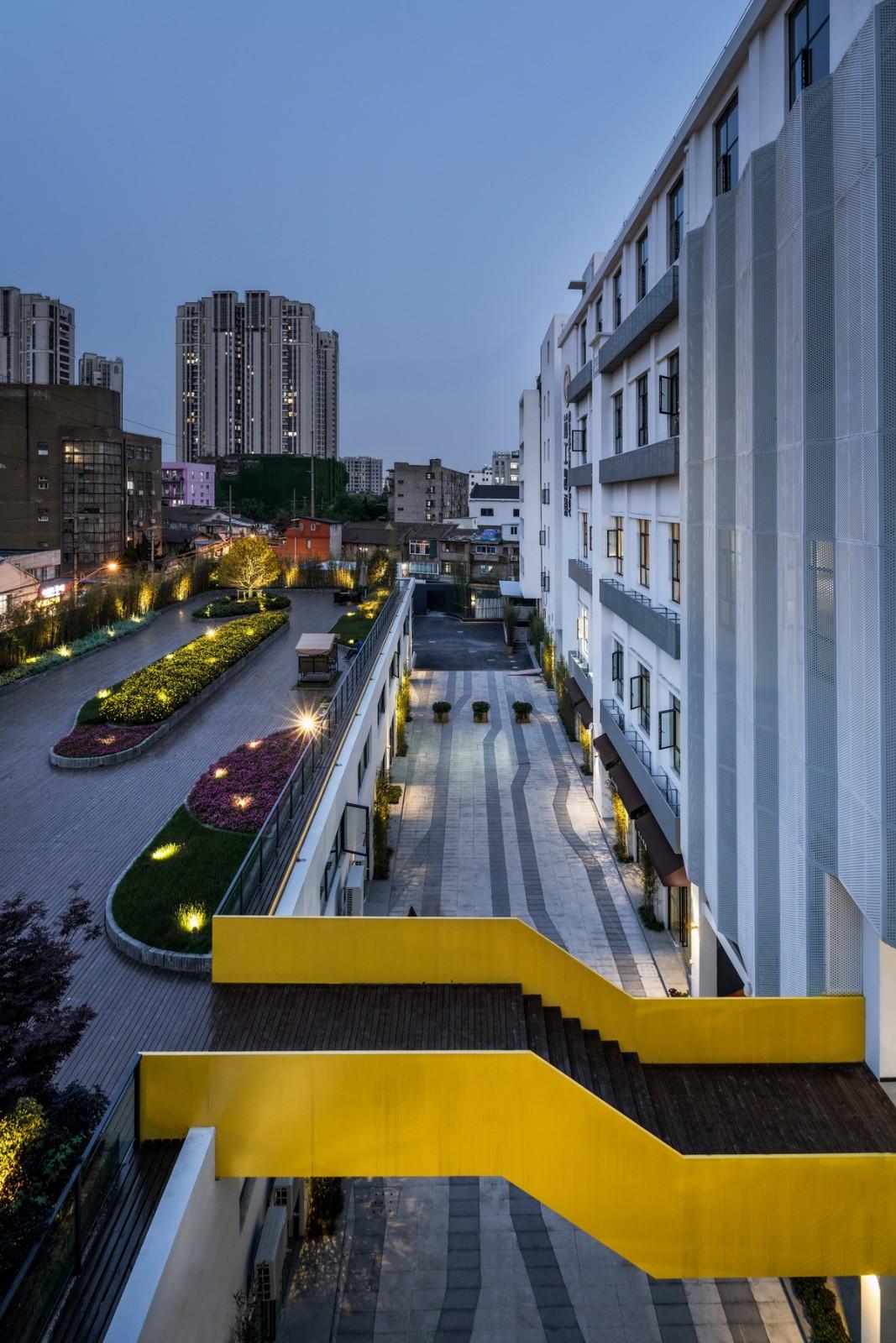 “上海灯芯绒厂”城市更新——芯工创意园 / FTA建筑设计