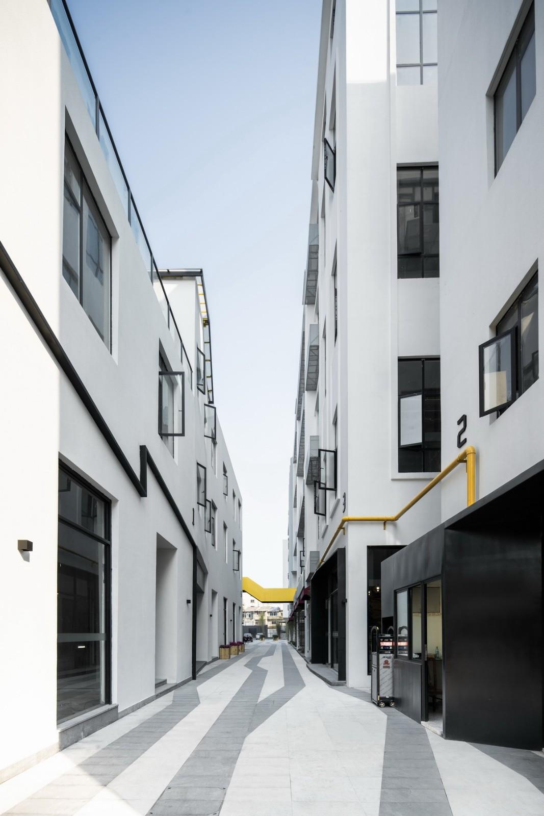 “上海灯芯绒厂”城市更新——芯工创意园 / FTA建筑设计