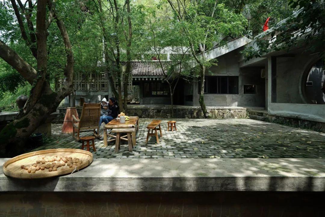 红砖美术馆之后，董豫赣在乡下建了座现代版“古典园林”