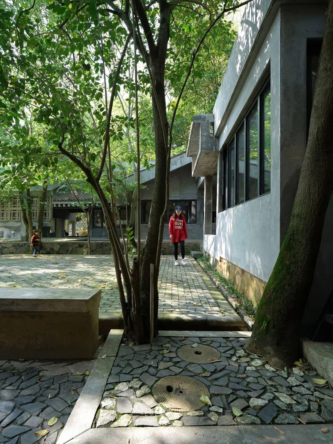 红砖美术馆之后，董豫赣在乡下建了座现代版“古典园林”