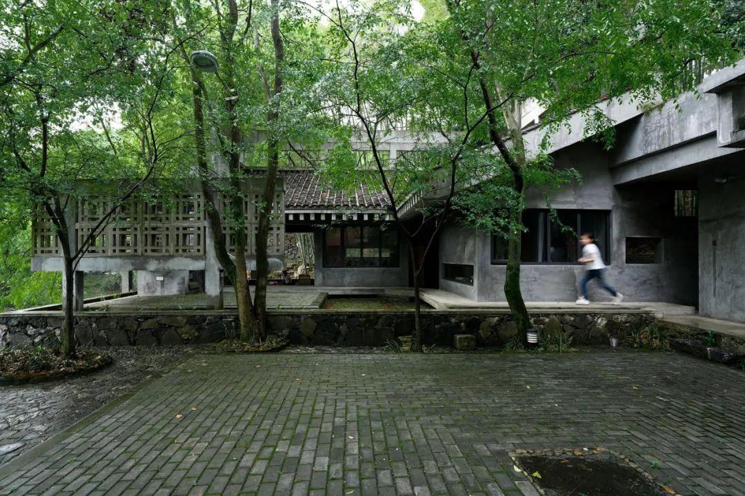 红砖美术馆之后，董豫赣在乡下建了座现代版“古典园林”