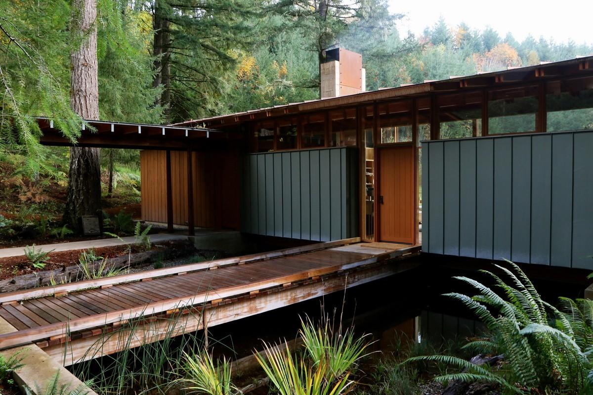 与森林共居——纽伯格私宅 / Cutler Anderson Architects