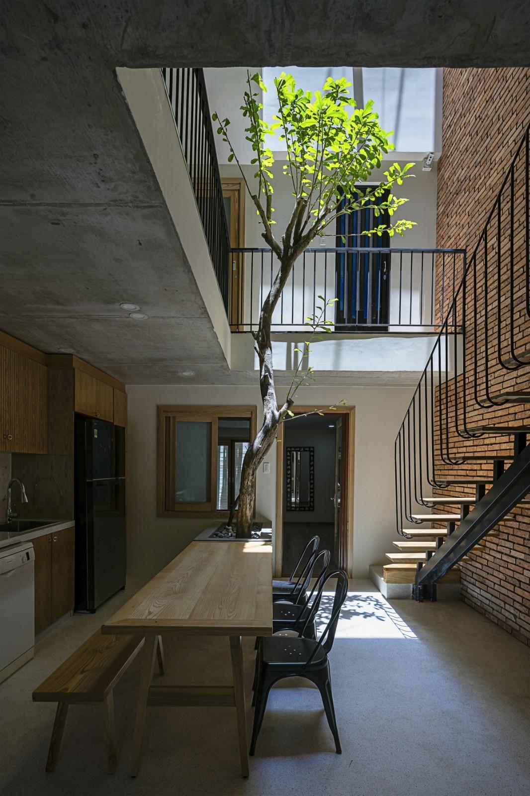 空间嵌套，会呼吸的热带住宅 / IZ Architects