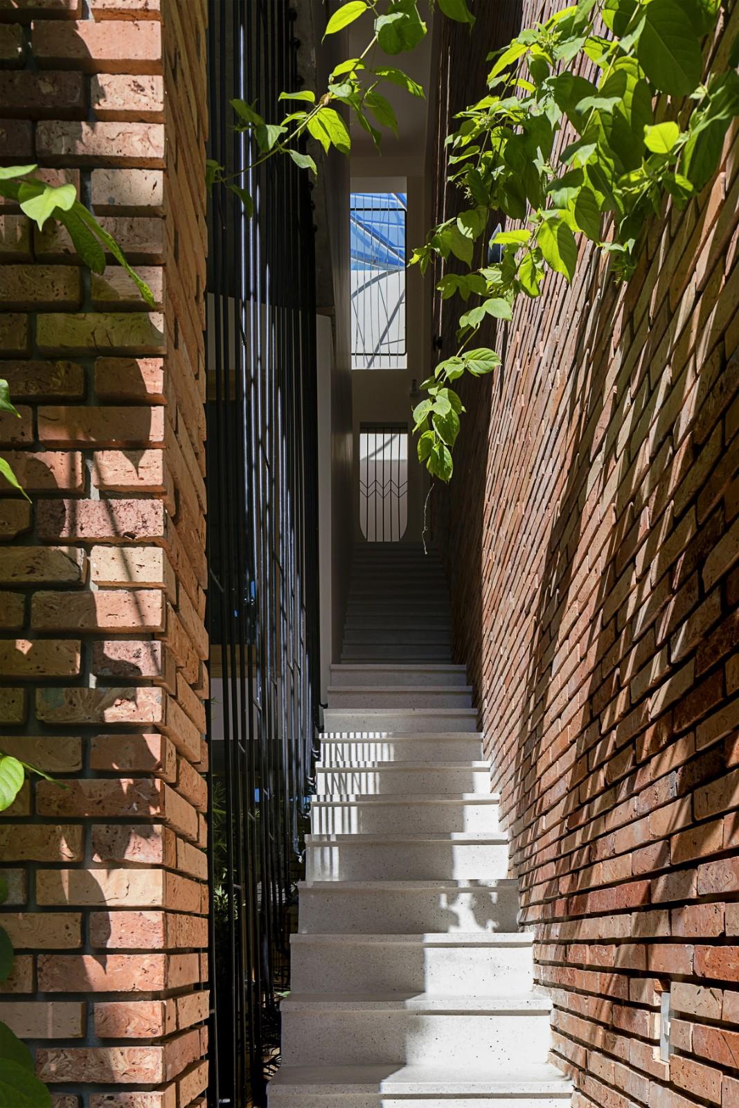 空间嵌套，会呼吸的热带住宅 / IZ Architects
