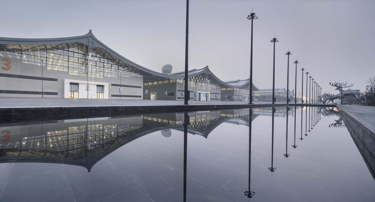石家庄国际会展中心，世界最大悬索结构展厅 / 清华大学建筑设计研究院