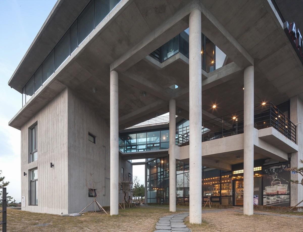 旭日东升，揽海天胜景：五角商业楼 / ON Architecture