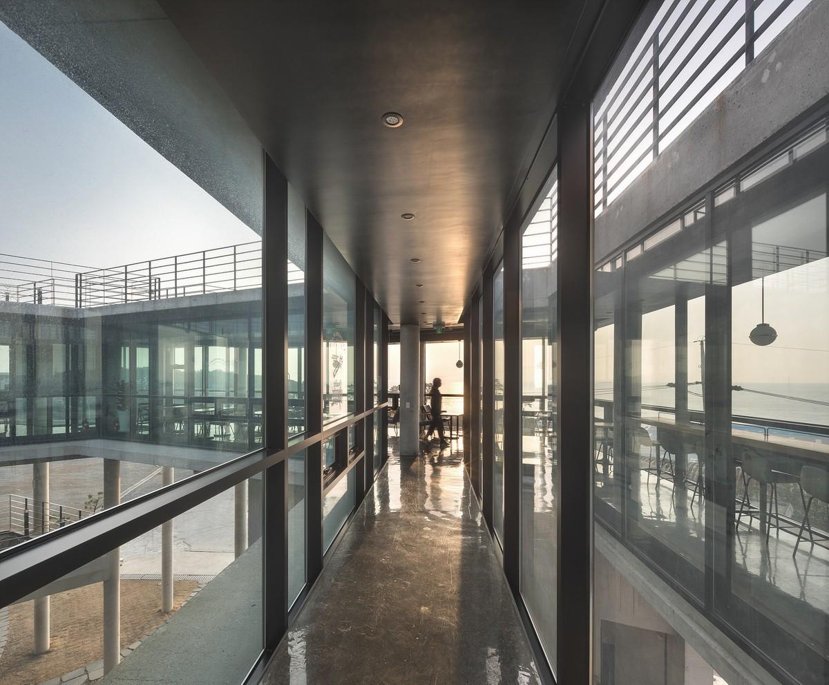 旭日东升，揽海天胜景：五角商业楼 / ON Architecture