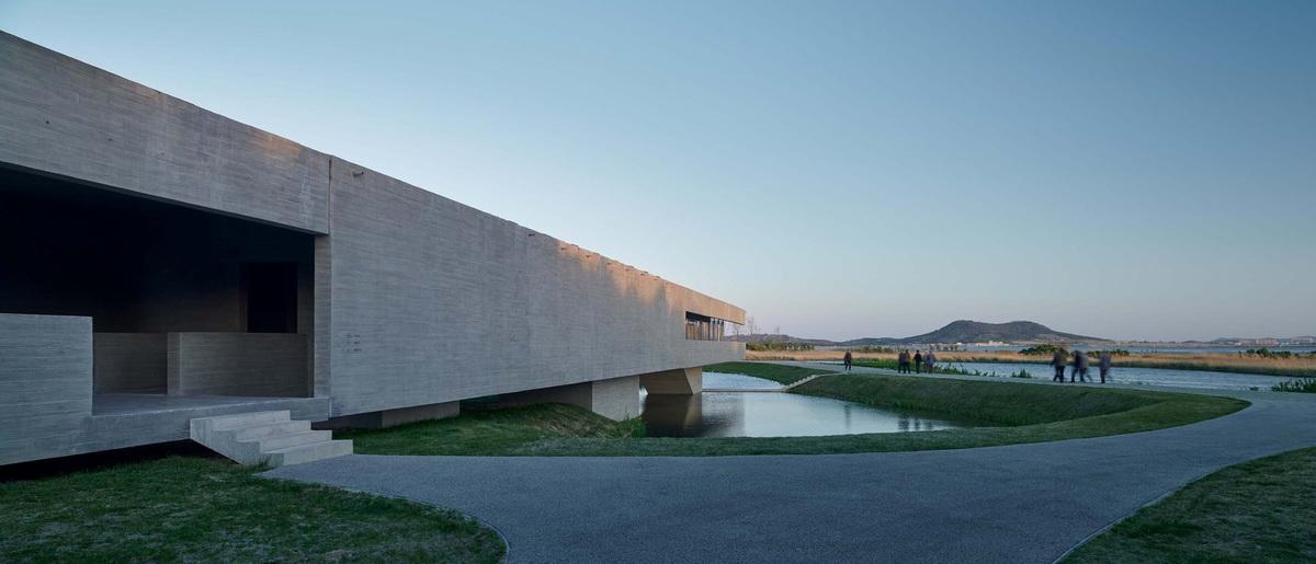 天鹅湖湿地公园景观廊及观鸟塔 / 迹·建筑事务所