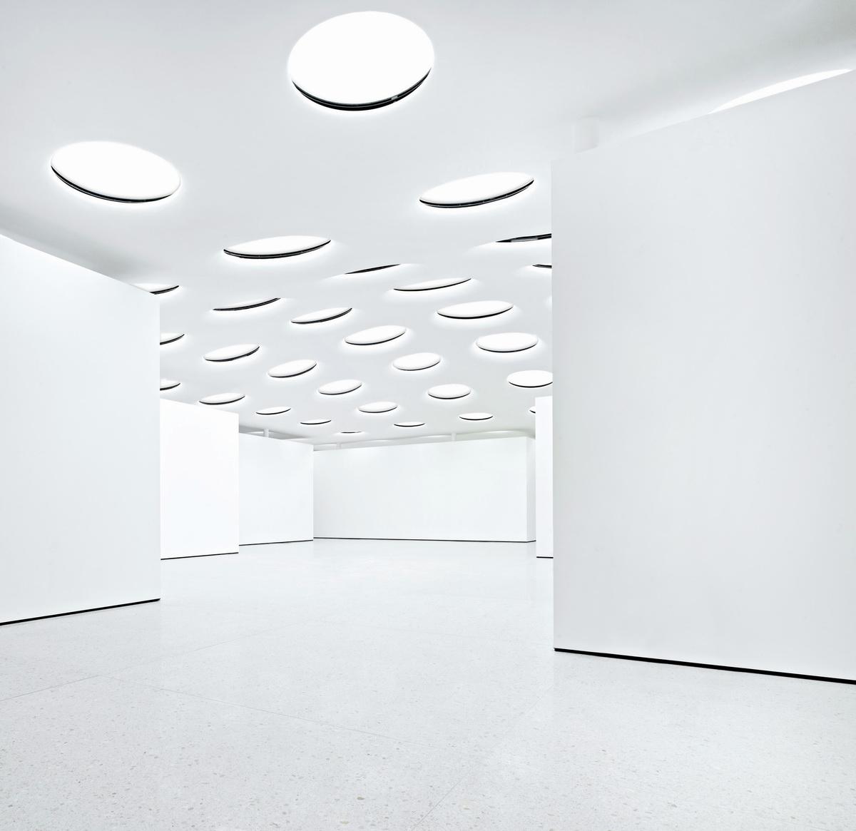 绿草如茵，星星点点——施塔德尔博物馆扩建工程 / Schneider + Schumacher