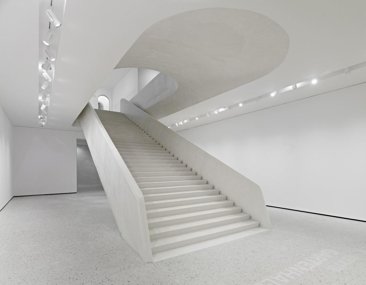绿草如茵，星星点点——施塔德尔博物馆扩建工程 / Schneider + Schumacher