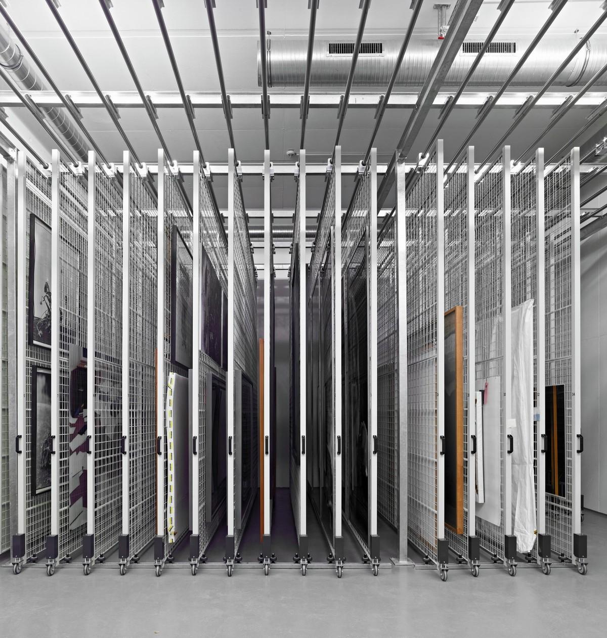 绿草如茵，星星点点——施塔德尔博物馆扩建工程 / Schneider + Schumacher