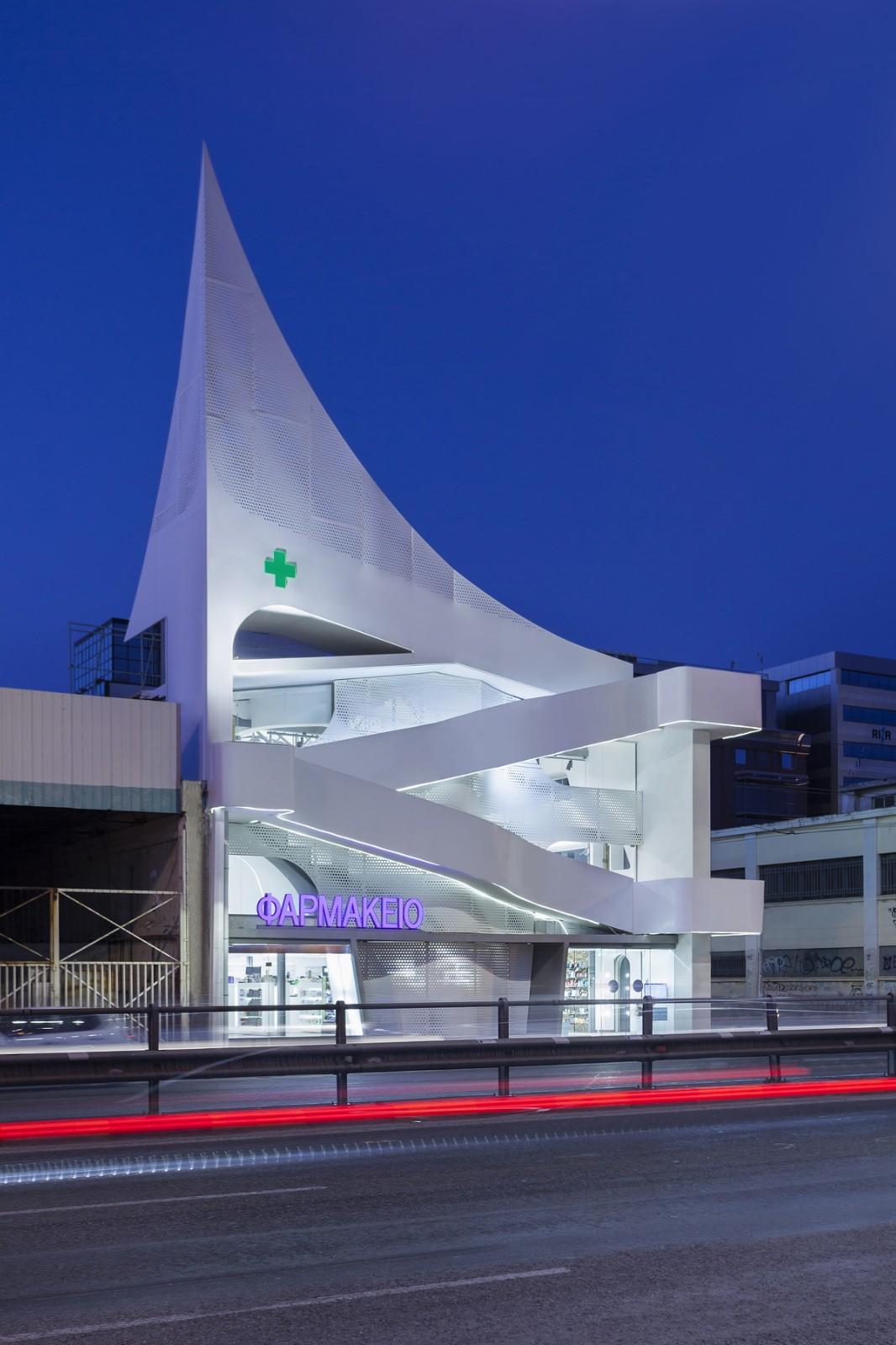 海浪与白帆的奏歌：Mole药房 / KLab Architecture