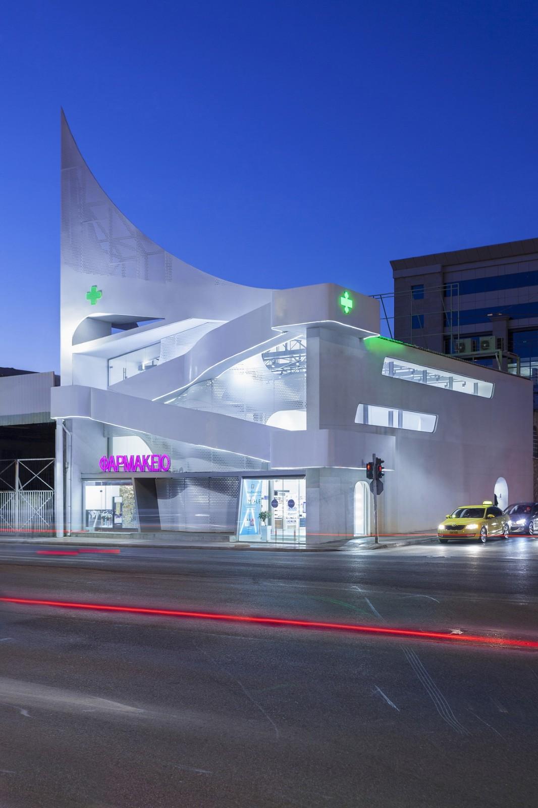 海浪与白帆的奏歌：Mole药房 / KLab Architecture