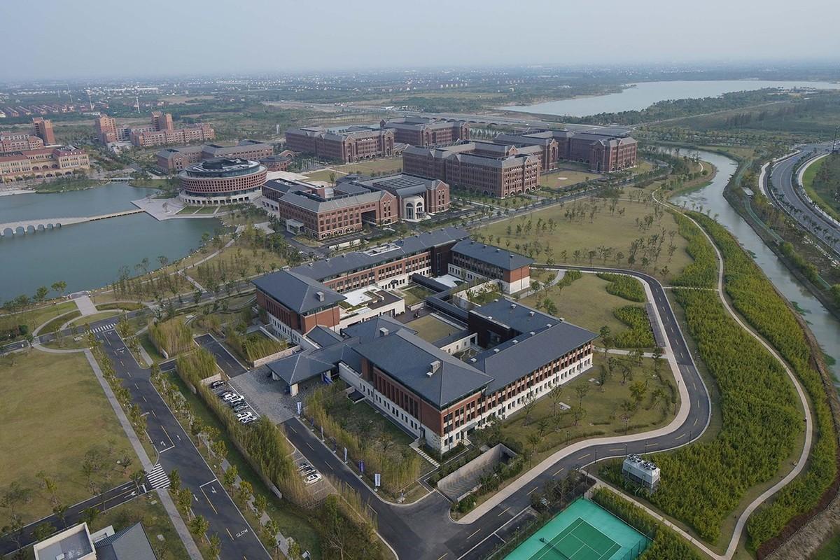 浙江大学国际联合学院（海宁国际校区）西区书院 / 浙江大学建筑设计研究院