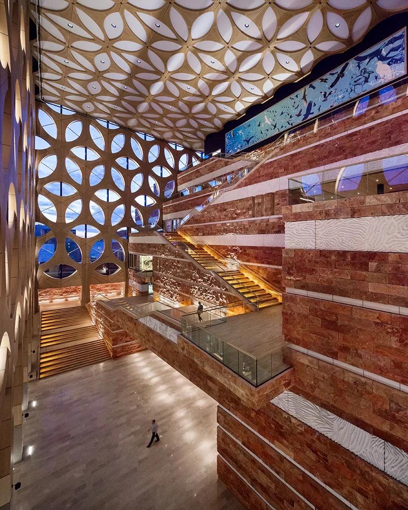 naturalis-biodiversity-center-iris-van-herpen-tord-boontje-designboom-07.webp.jpg