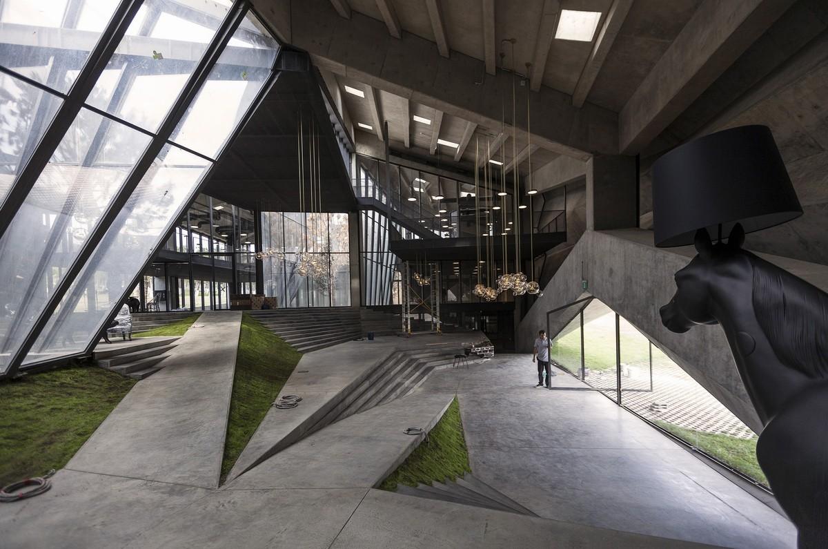 光影咖啡工厂，格鲁吉亚 ／Khmaladze Architects