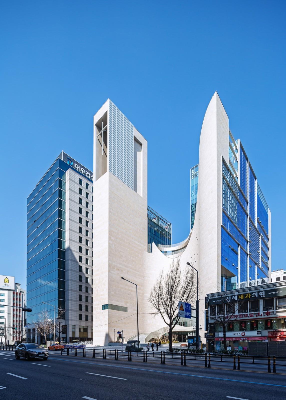 Saemoonan 弧形教堂，爱上帝也爱邻里街坊 / Seoinn Design Group + Lee Eunseok