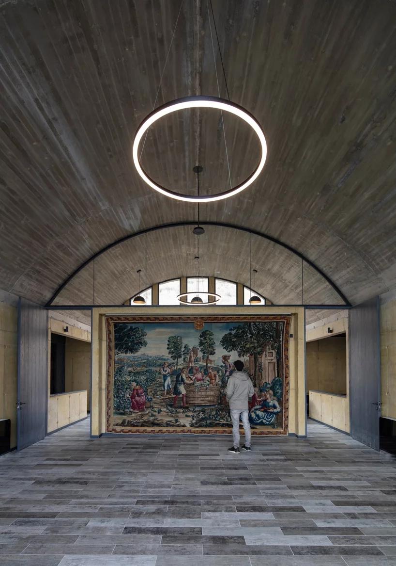 ofma-mapaa-family-office-chile-designboom-8.webp.jpg