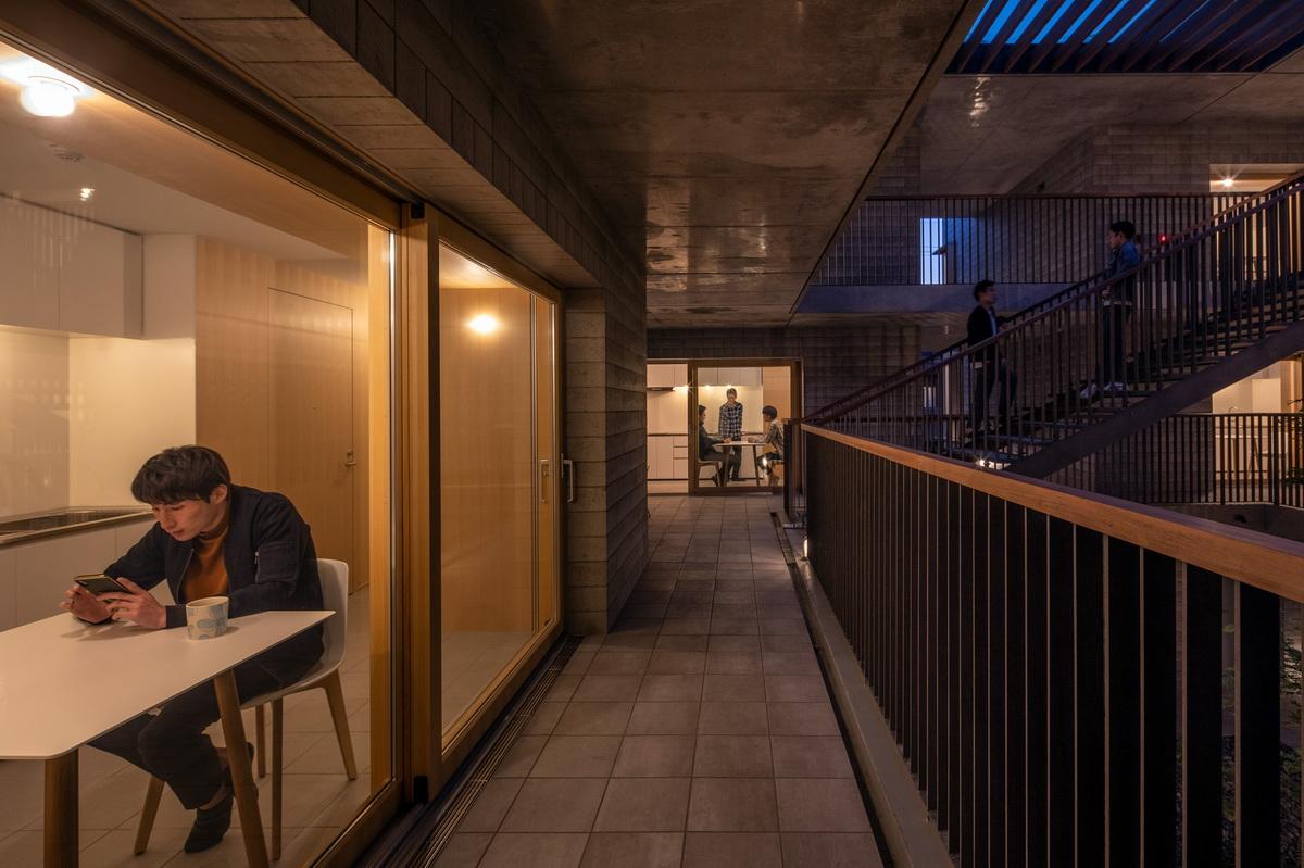庭院深深，清幽简素之家：朝日集团员工宿舍 KAEDE / Takenaka Corporation