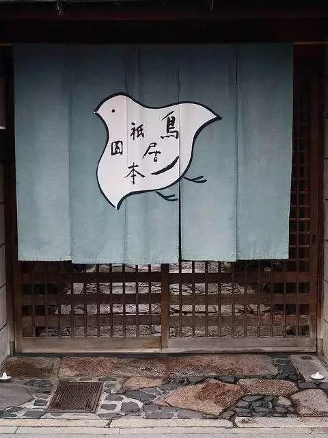以设计的视角看这部豆瓣评分9.2的深夜食堂与国产深夜食堂有何区别？