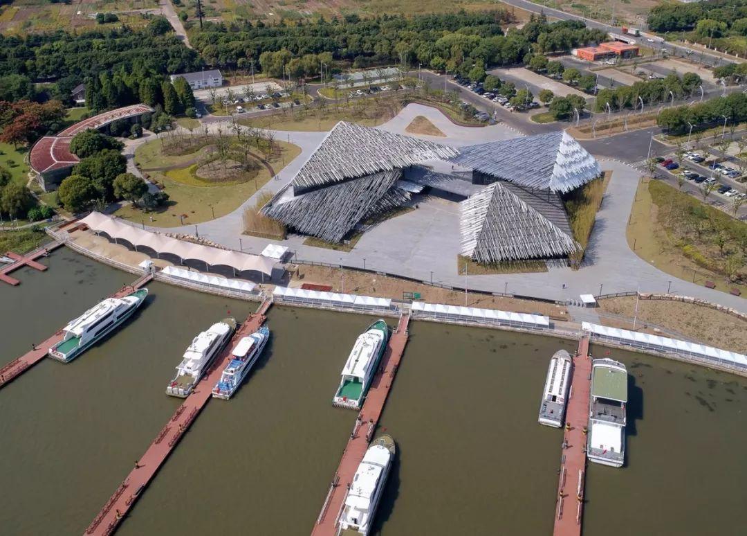 由隈研吾打造的中国最美客运站，喜提世界建筑大奖！网友：这是「茅草屋」吧？
