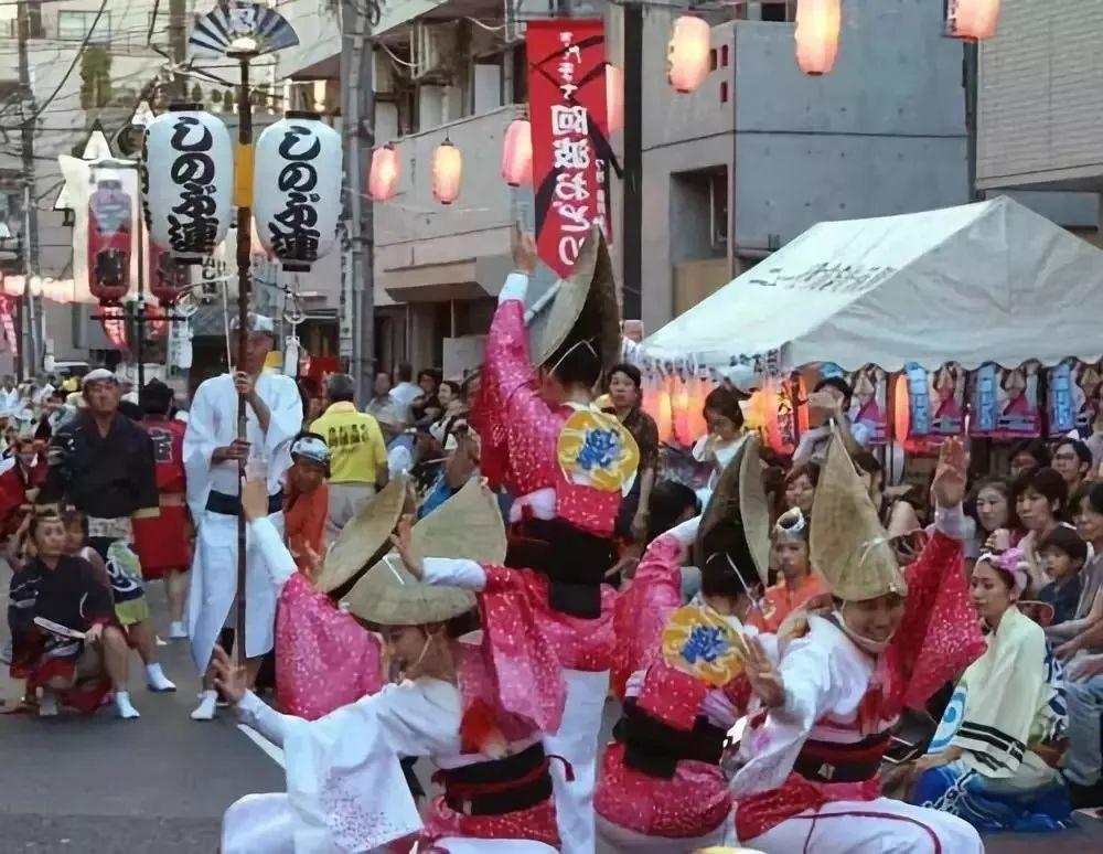 《说好不哭》MV里的那些场景都藏在哪里？