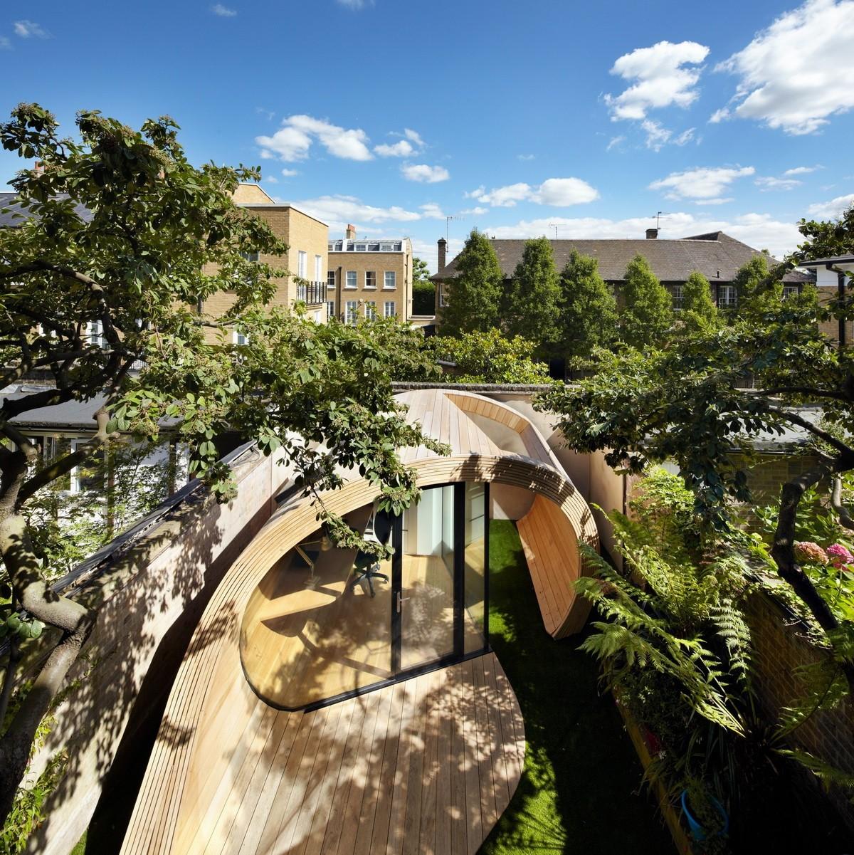 飘逸自然，流于庭院：棚+办公室 / Platform 5 Architects