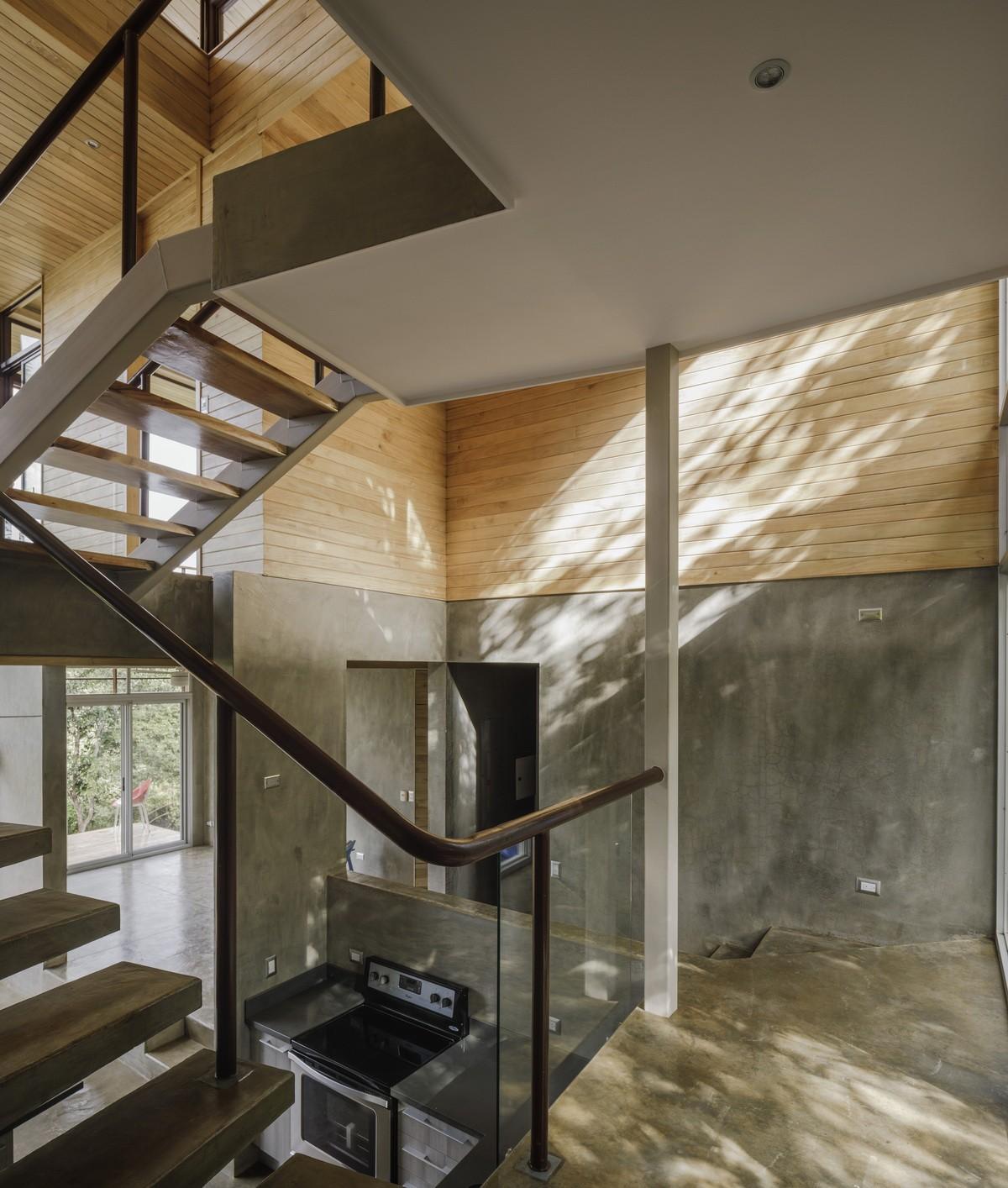 清简自然，与树梢嬉戏的阳台之家 / LSD Architects