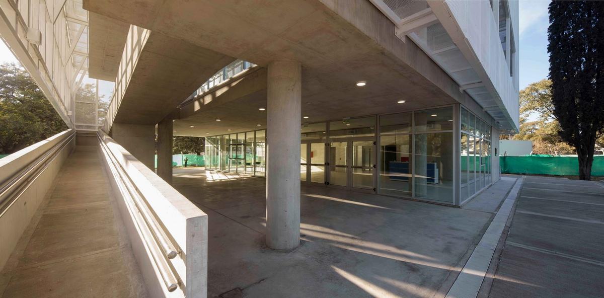 北卡罗来纳大学“虚拟”大楼 / Deriva Taller de Arquitectura + Guillermo Mir + Jesica Grötter