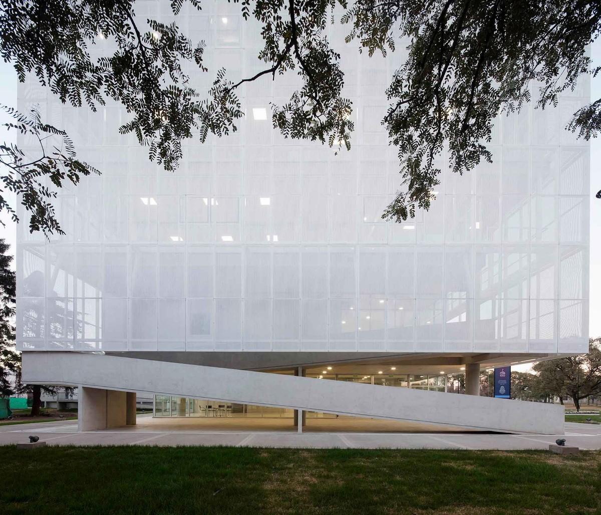 北卡罗来纳大学“虚拟”大楼 / Deriva Taller de Arquitectura + Guillermo Mir + Jesica Grötter