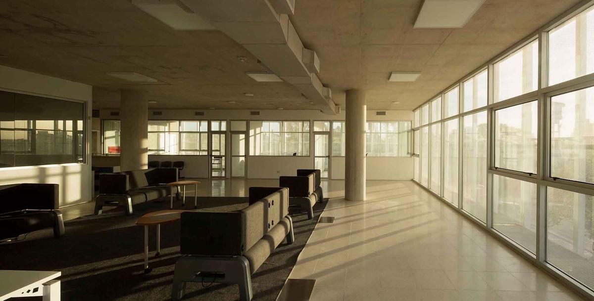 北卡罗来纳大学“虚拟”大楼 / Deriva Taller de Arquitectura + Guillermo Mir + Jesica Grötter