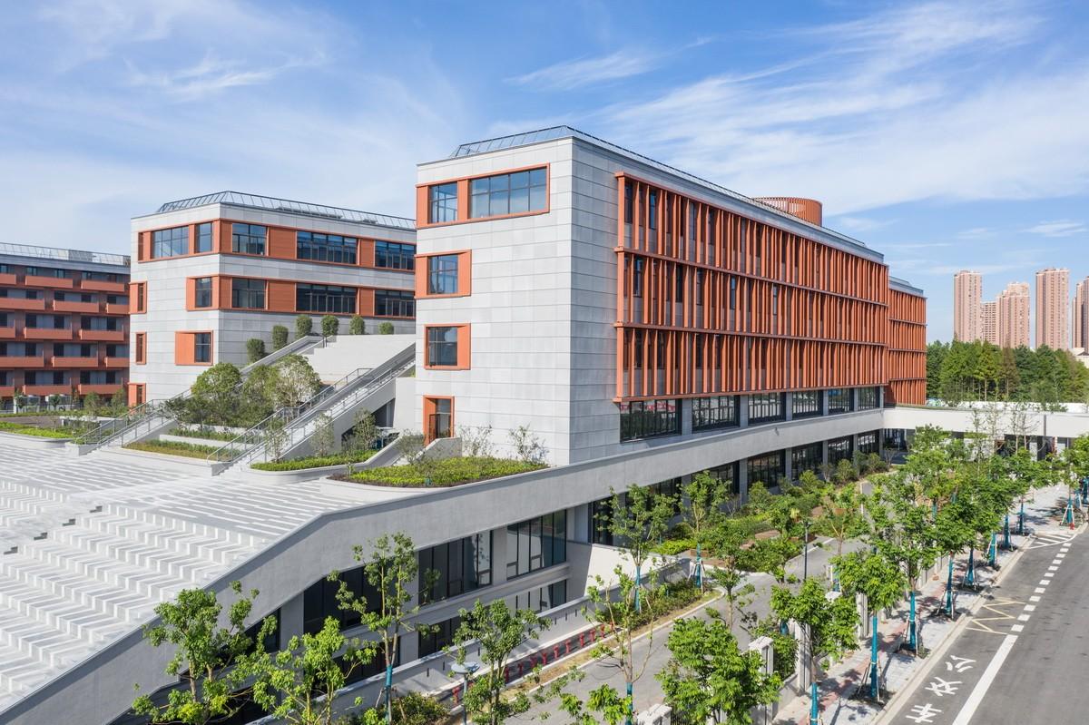 上海托马斯实验学校——一座走班制的人文科技校园 / 同济大学建筑设计研究院