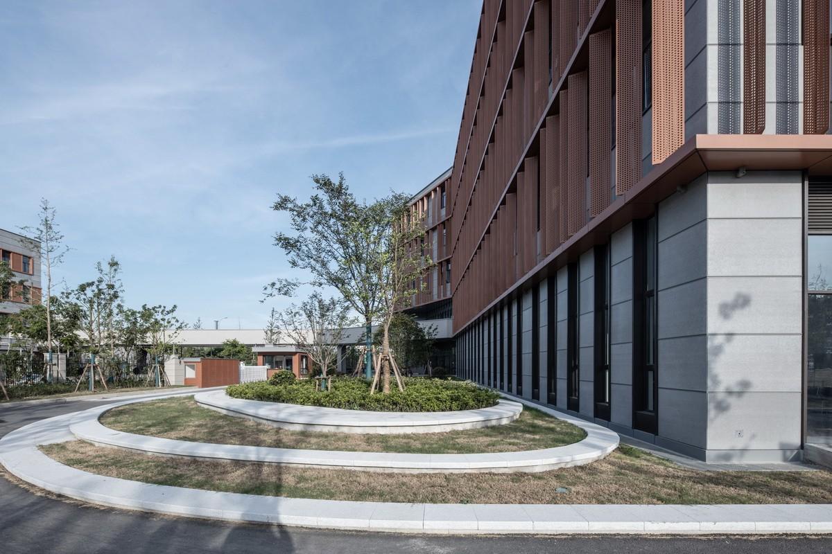 上海托马斯实验学校——一座走班制的人文科技校园 / 同济大学建筑设计研究院